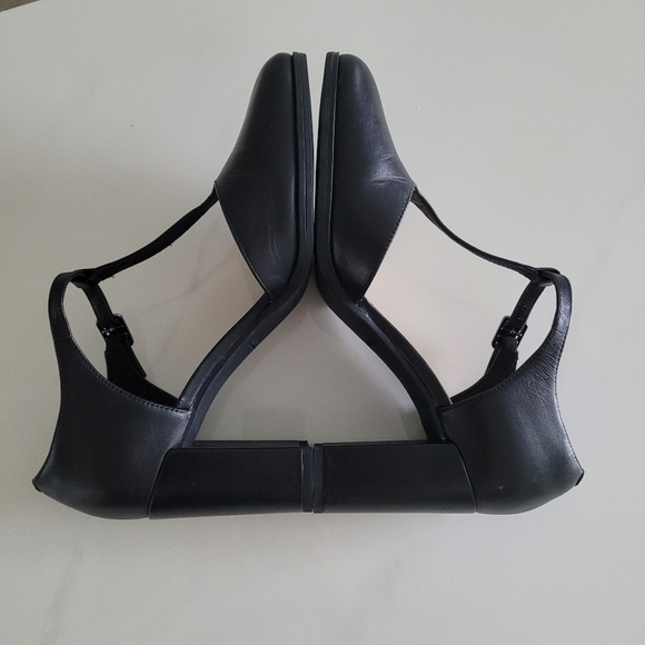 Clarks Black T-Strap Women's Heels - Picture 3 of 7